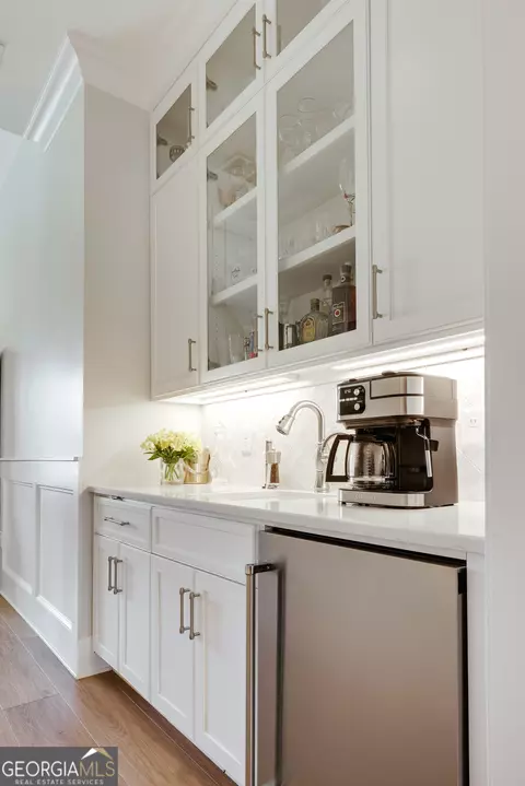 Kitchen - 1820 Clover Ln, Bishop, GA 30621 photo 6 of 9
