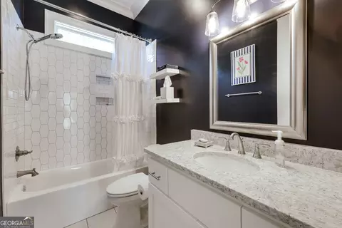 Bath - 1820 Clover Ln, Bishop, GA 30621 photo 10 of 10