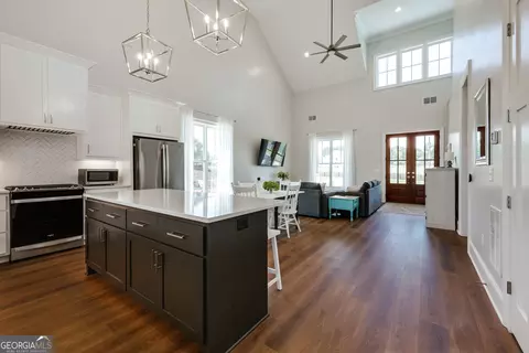Entry Way - 1820 Clover Ln, Bishop, GA 30621 photo 7 of 7