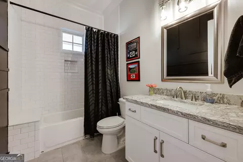Bath - 1820 Clover Ln, Bishop, GA 30621 photo 5 of 10