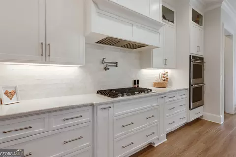 Kitchen - 1820 Clover Ln, Bishop, GA 30621 photo 4 of 9