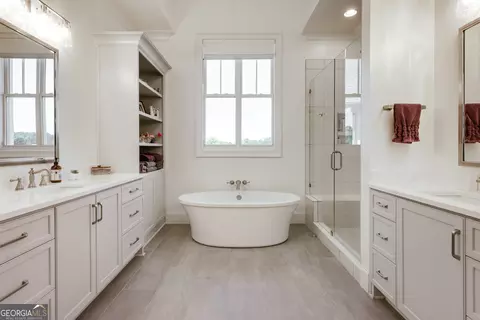 Bath - 1820 Clover Ln, Bishop, GA 30621 photo 1 of 10