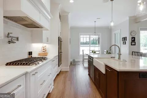 Kitchen - 1820 Clover Ln, Bishop, GA 30621 photo 8 of 9