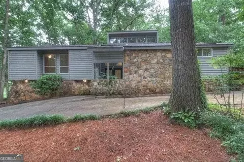 3316 Sweetwater Dr, Lawrenceville, GA 30044