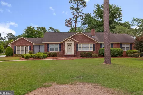 447 S College St, Metter, GA 30439