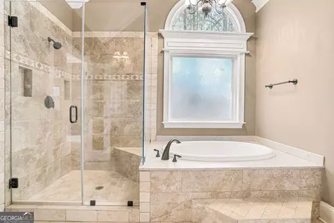 Bath - 390 Glengarry Chase, Covington, GA 30014 photo 3 of 5