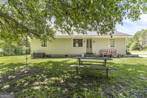 675 Burnett Rd, Byron, GA 31008