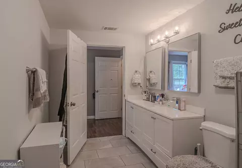 Bath - 61 Nantucket Dr, Lagrange, GA 30241 photo 2 of 4