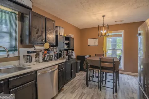 Kitchen - 61 Nantucket Dr, Lagrange, GA 30241 photo 2 of 2