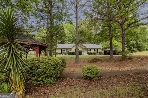 Exterior - 61 Nantucket Dr, Lagrange, GA 30241 photo 2 of 8