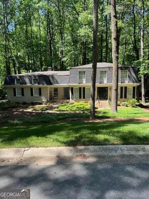 2399 Deer Ridge Dr, Stone Mountain, GA 30087