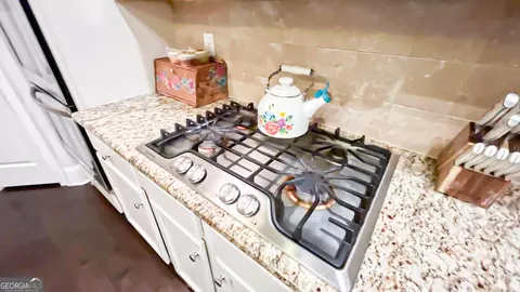 Kitchen - 10 Tarrington Ln, Covington, GA 30016 photo 3 of 4