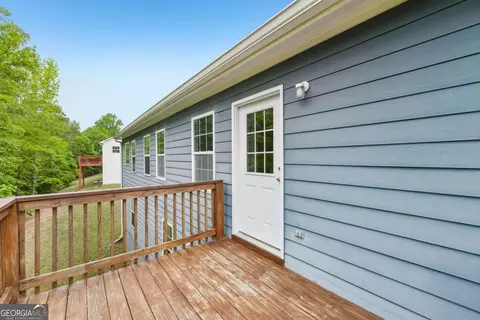 Exterior - 382 Arlington Ln, Commerce, GA 30529 photo 4 of 8