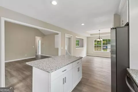Entry Way - 382 Arlington Ln, Commerce, GA 30529 photo 5 of 5