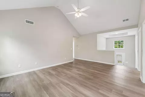 Living - 382 Arlington Ln, Commerce, GA 30529 photo 1 of 4