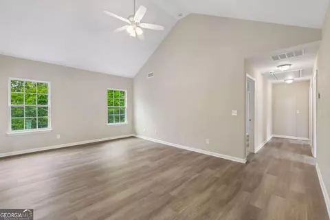 Entry Way - 382 Arlington Ln, Commerce, GA 30529 photo 3 of 5