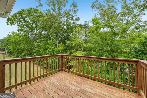 Exterior - 382 Arlington Ln, Commerce, GA 30529 photo 3 of 8