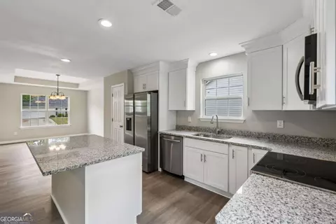 Kitchen - 382 Arlington Ln, Commerce, GA 30529 photo 1 of 3