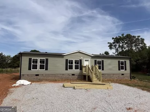 419 Green Meadows Dr, Hartwell, GA 30643