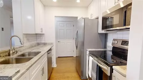 300 Johnson Ferry Rd NE #B201, Atlanta, GA 30328