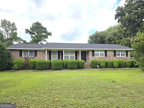 1052 Fairlane Dr, Louisville, GA 30434
