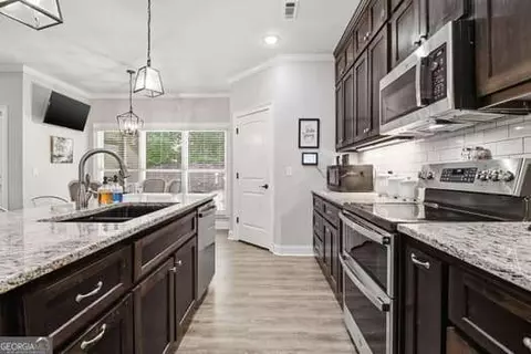 Kitchen - 77 Hampton Farms Trl, Jasper, GA 30143 photo 3 of 4