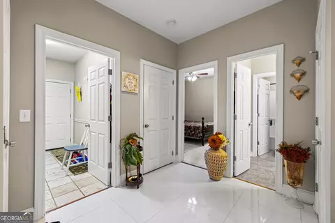 Entry Way - 915 Magnolia Way, Hampton, GA 30228 photo 6 of 10