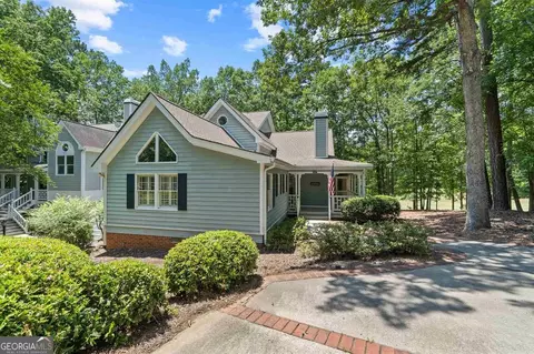 1039 Planters Trl, Greensboro, GA 30642