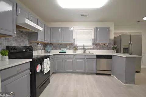 Kitchen - 6397 E Meyer Dr, Morrow, GA 30260 photo 6 of 6