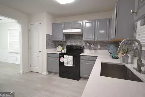 Kitchen - 6397 E Meyer Dr, Morrow, GA 30260 photo 4 of 6