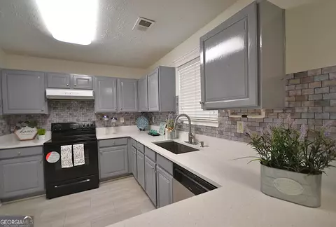 Kitchen - 6397 E Meyer Dr, Morrow, GA 30260 photo 3 of 6