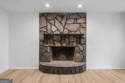 Living - 134 N Lake Dr, Lagrange, GA 30240 photo 1 of 7