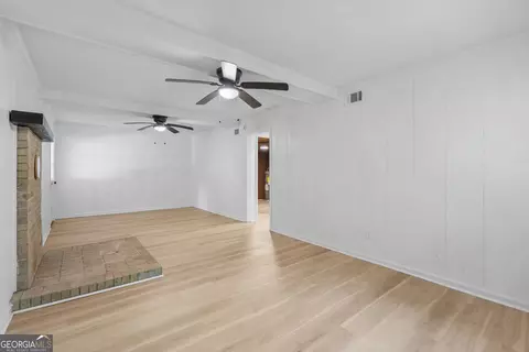 Living - 134 N Lake Dr, Lagrange, GA 30240 photo 3 of 7