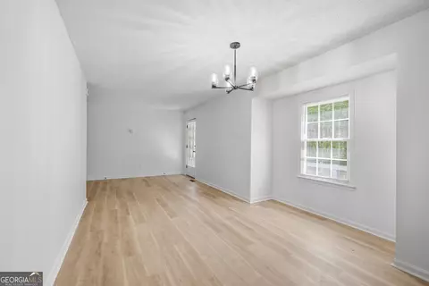 Living - 134 N Lake Dr, Lagrange, GA 30240 photo 6 of 7