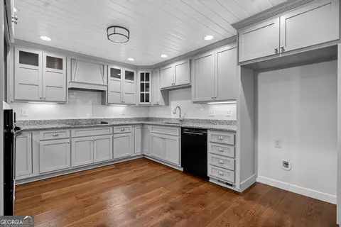 Kitchen - 608 Waterview Dr, Lagrange, GA 30240 photo 2 of 2