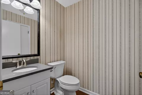 Bath - 608 Waterview Dr, Lagrange, GA 30240 photo 1 of 8