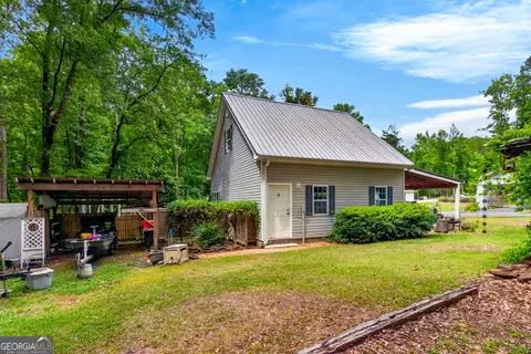 Exterior - 608 Waterview Dr, Lagrange, GA 30240 photo 9 of 18