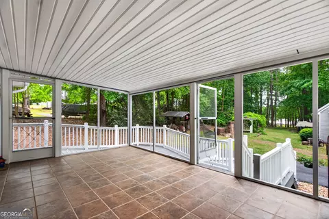 Exterior - 608 Waterview Dr, Lagrange, GA 30240 photo 3 of 18