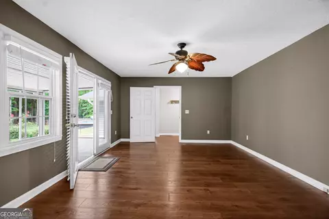Living - 608 Waterview Dr, Lagrange, GA 30240 photo 4 of 4