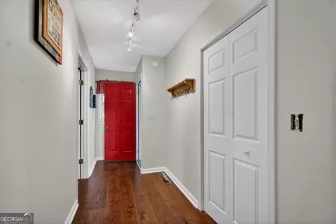 Entry Way - 608 Waterview Dr, Lagrange, GA 30240 photo 2 of 2