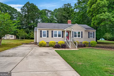 Exterior - 243 Beechwood Cir, Lagrange, GA 30240 photo 1 of 5