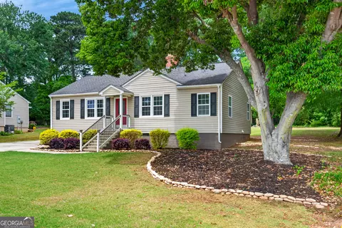 Exterior - 243 Beechwood Cir, Lagrange, GA 30240 photo 2 of 5