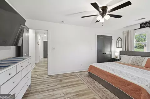 Bedroom - 39 Payne Dr, Comer, GA 30629 photo 2 of 3