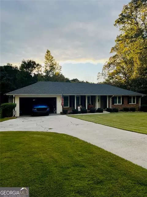 2525 Holtzclaw Rd, Cumming, GA 30041