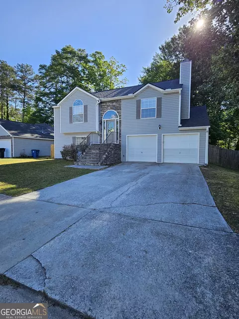 1090 Drawbridge Dr, Riverdale, GA 30296