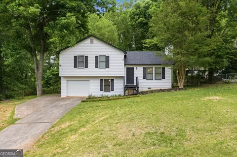 40 Hickory Ln, Dallas, GA 30132