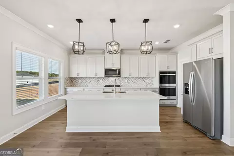 Kitchen - 1290 Whitman Cir, Monroe, GA 30656 photo 3 of 5