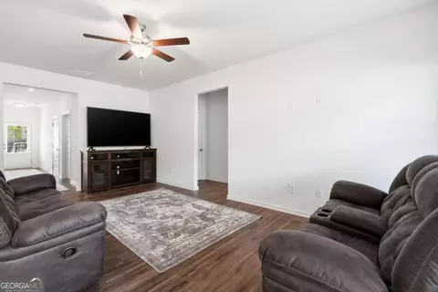Entry Way - 175 Crossroad Cir, Jasper, GA 30143 photo 3 of 8
