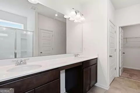 Bath - 175 Crossroad Cir, Jasper, GA 30143 photo 1 of 2