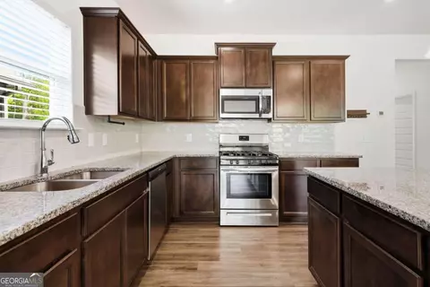 Kitchen - 175 Crossroad Cir, Jasper, GA 30143 photo 3 of 3
